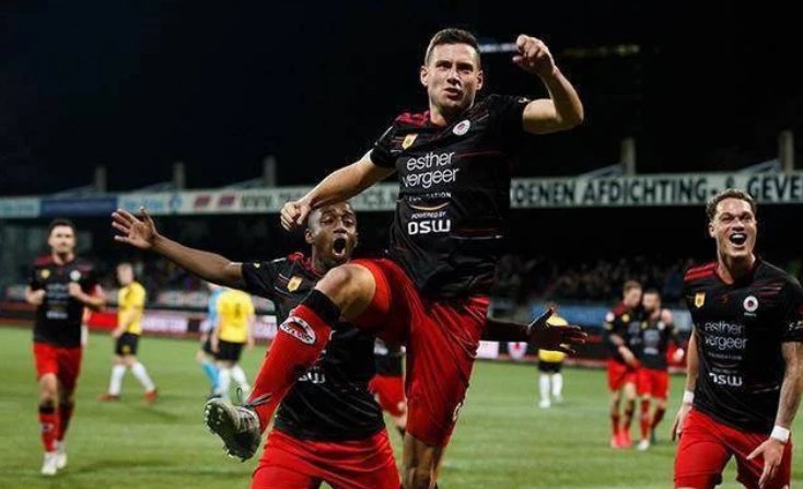 的同行者 的同行者