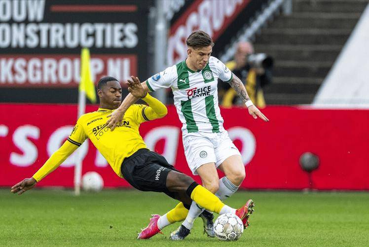 并且与球迷 并且与球迷