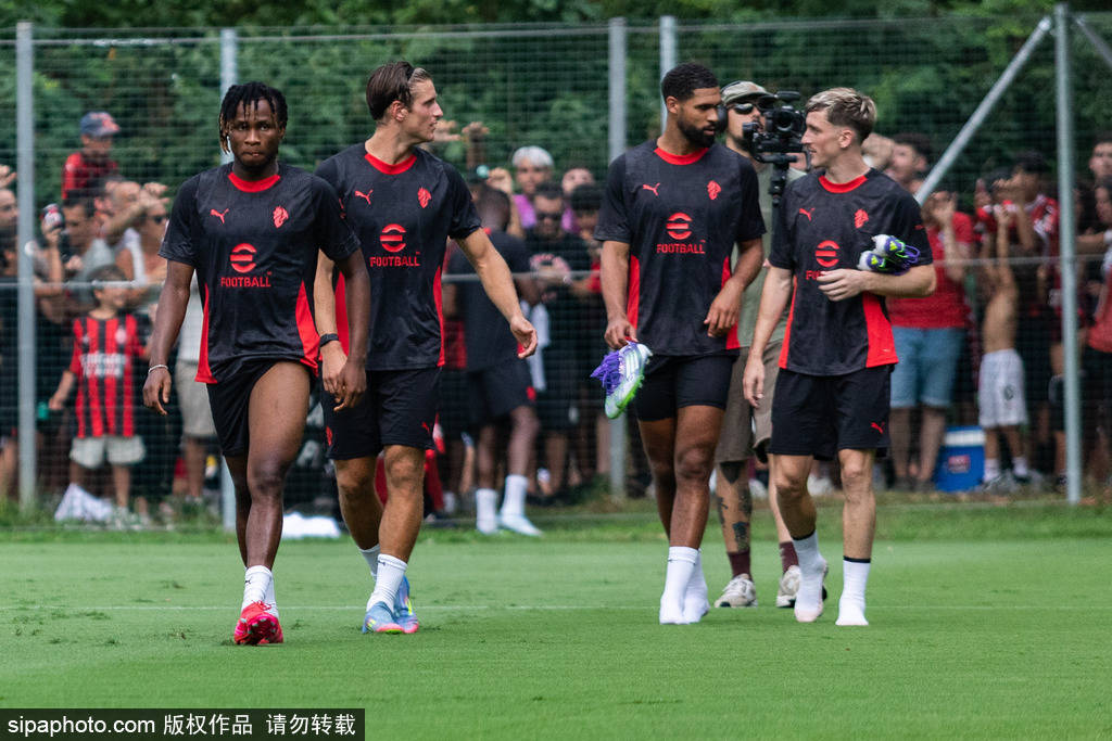 中的表现均 中的表现均