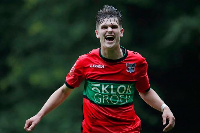 起巨大波澜 起巨大波澜