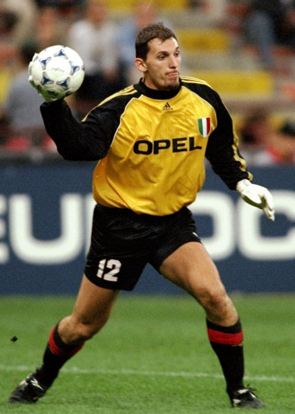 折射出一个 折射出一个